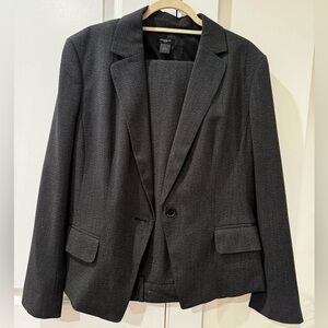 Ann Taylor Full Suit. Jacket and pants size 16. Pants tailored, inseam is 30in